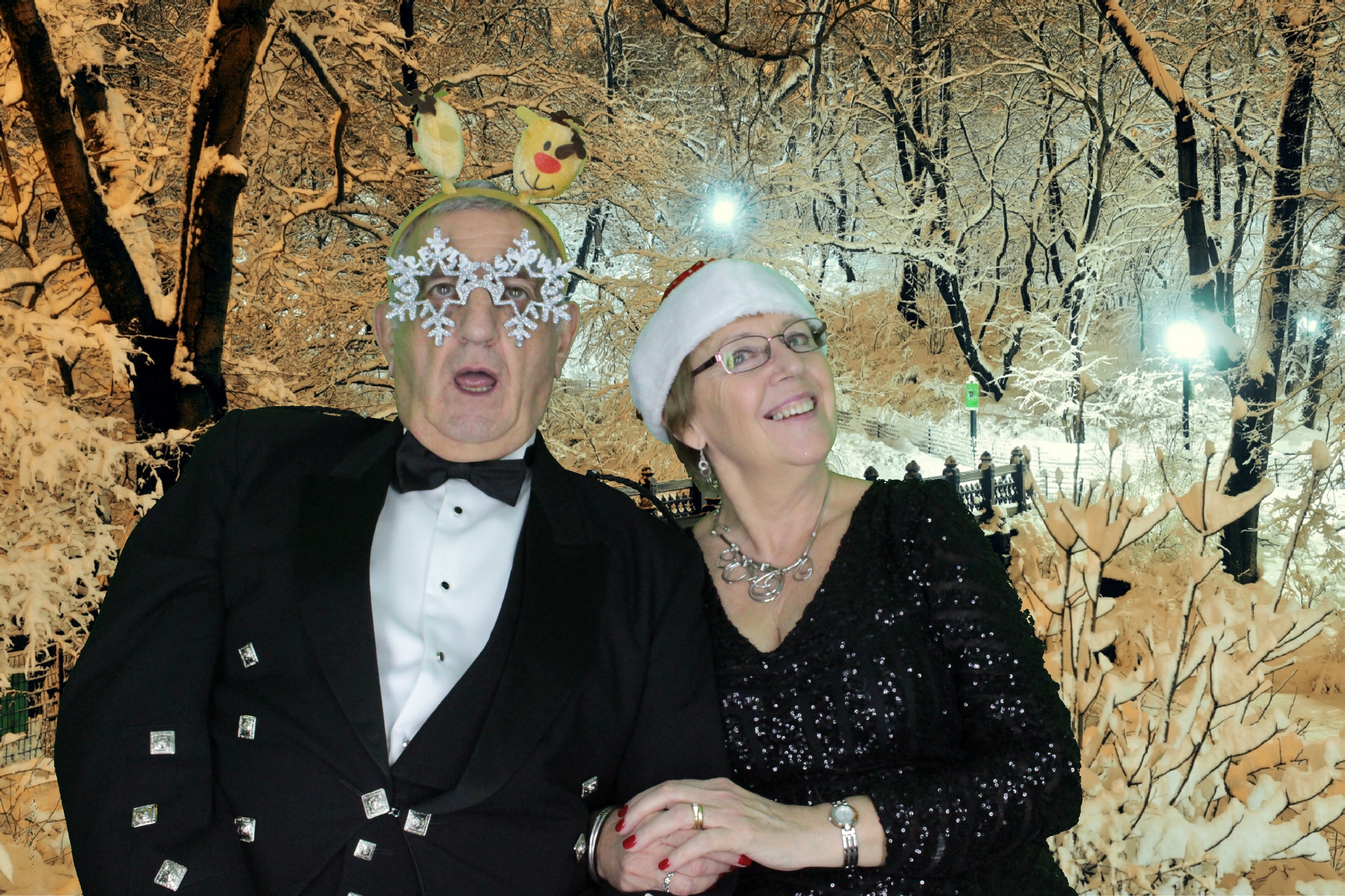Upavon Officers' Mess Christmas Party | View more photos from the event at gallery.myphotoboothexperience.co.uk/u/MyPhotoBoothExperienceLtd/Upavon-Officers-Mess-Christmas-Party